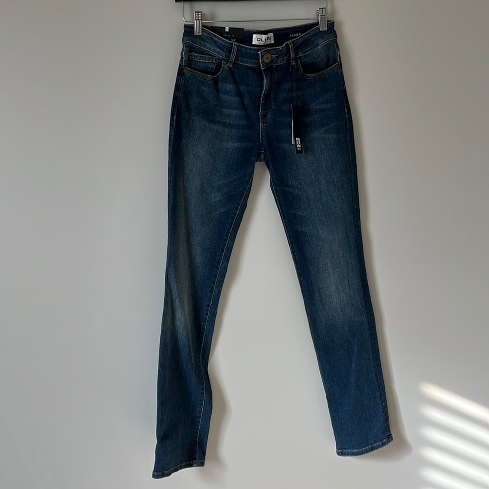 NWT DL1961 Mara Straight Leg Jean